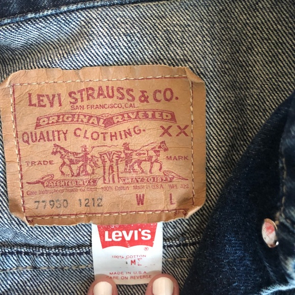 Vintage Jean Jacket with hand painted sunflower - Picture 4 of 5